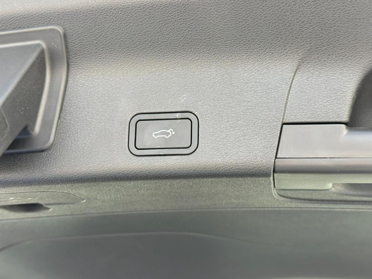 Geely Azkarra LUXURY GL 1.5L Petrol 2023 Export Price @ 53,500 AED