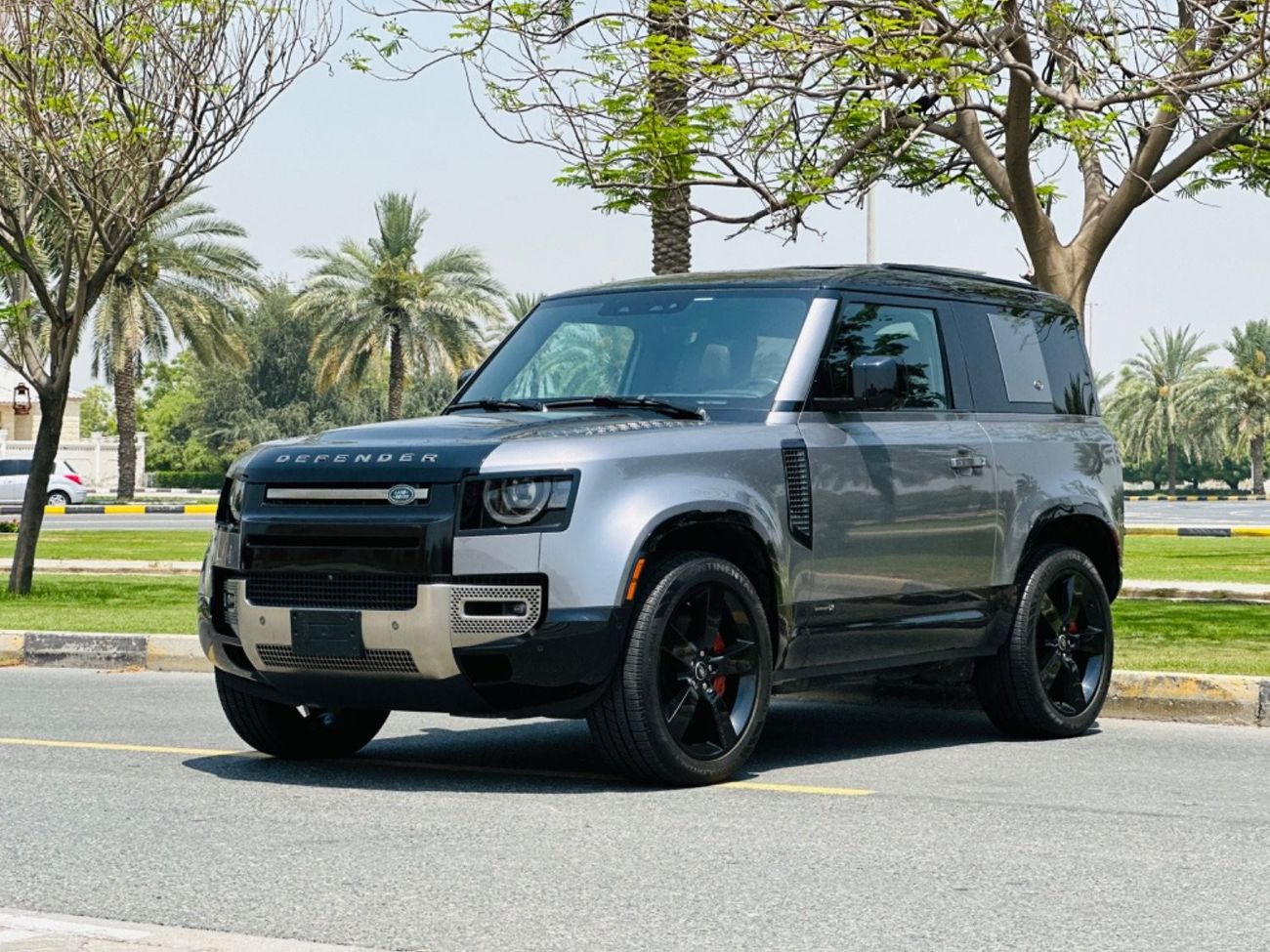 Land Rover Defender P300 90 SE LAND ROVER DEFENDER MODEL 2021 V6 LOW MILAGE