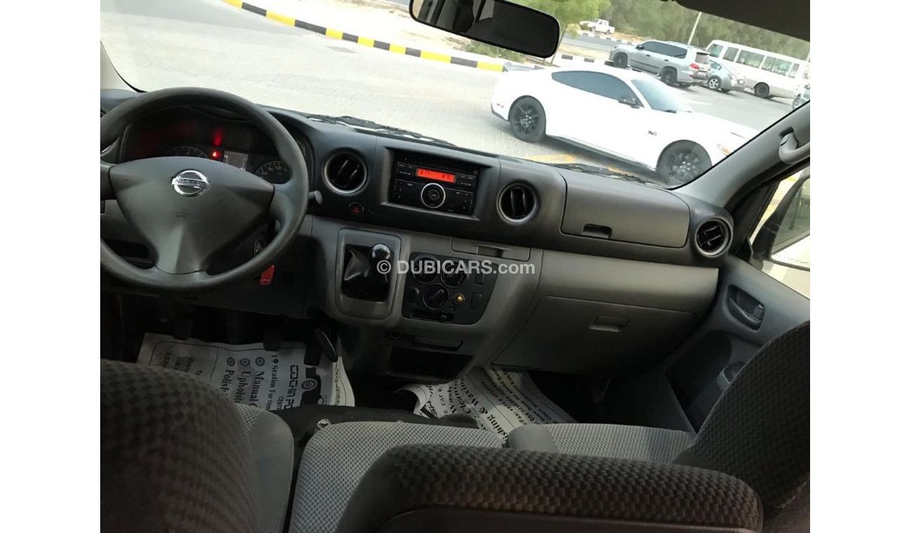 نيسان أورفان Nissan urvan 2014 gcc very ceken car