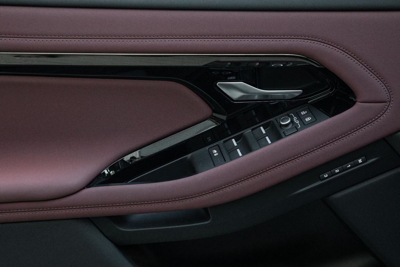 لاند روفر رانج روفر إيفوك Evoque SE P250 R-Dynamic | 3,721 P.M | 0% Downpayment | Magnificient Condition!