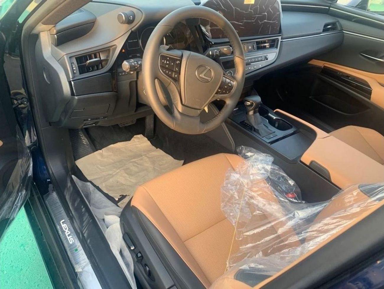 Lexus ES350 3.5 L PETROL V6 2024