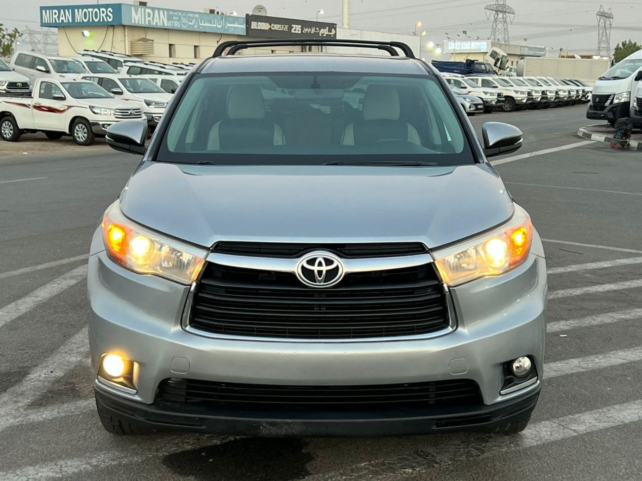 Toyota Highlander 2016 Toyota Highlander MidOption -3.5L - V6 - Rear  Camera - AWD 4x4 - Leather Seat -  7 seater