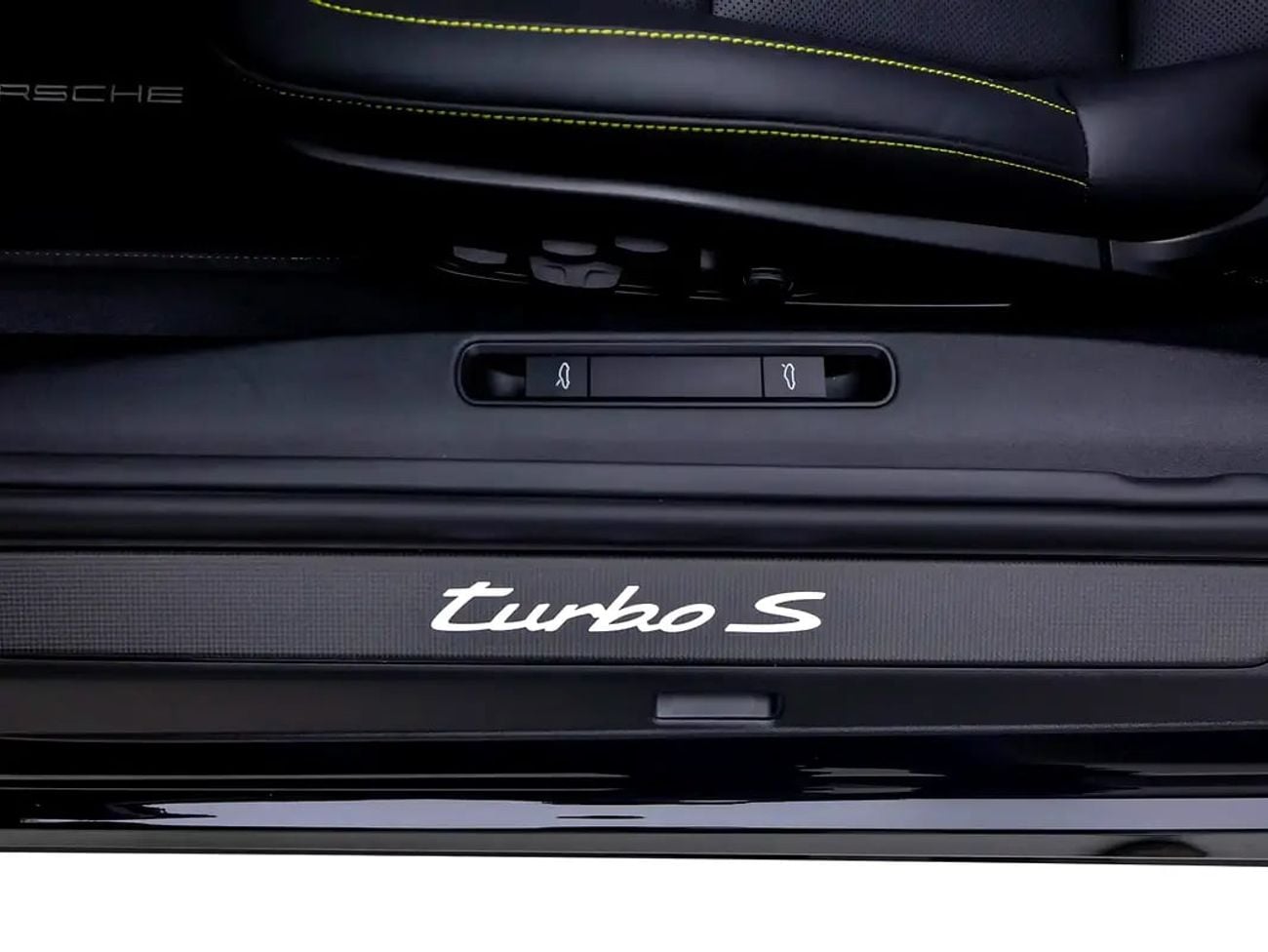 Porsche 911 TURBO S | Cabriolet | GCC | 701 HP | Dealer Warranty