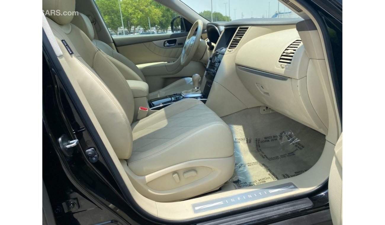 Infiniti QX70 AED 1725/ month INFINITI QX-70 FULL OPTION 3.7 V6 EXCELLENT CONDITION UNLIMITED KM WARRANTY..