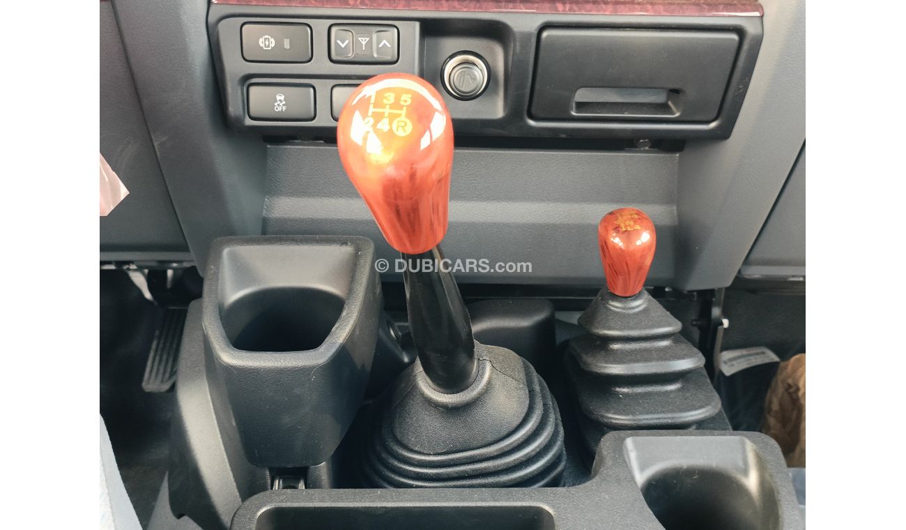 Toyota Land Cruiser Pick Up 4.5L V8 DIESEL FULL OPTION, M/T / DOUBLE CAB / DIFF LOCK (CODE # 7473)