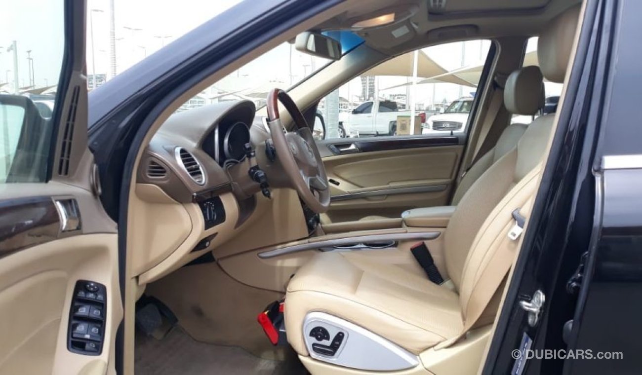 Mercedes-Benz GL 500 السيارة نظيفه جدا بحاله ممتازه بدون حوادث ضمان شاسيه جير ماكينه