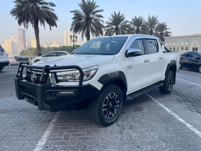 تويوتا هيلوكس Toyota Hilux D4D Engine 2.8 Diesel Transmission colour white Automatic Interior Black D4D 4DOOR 5sea