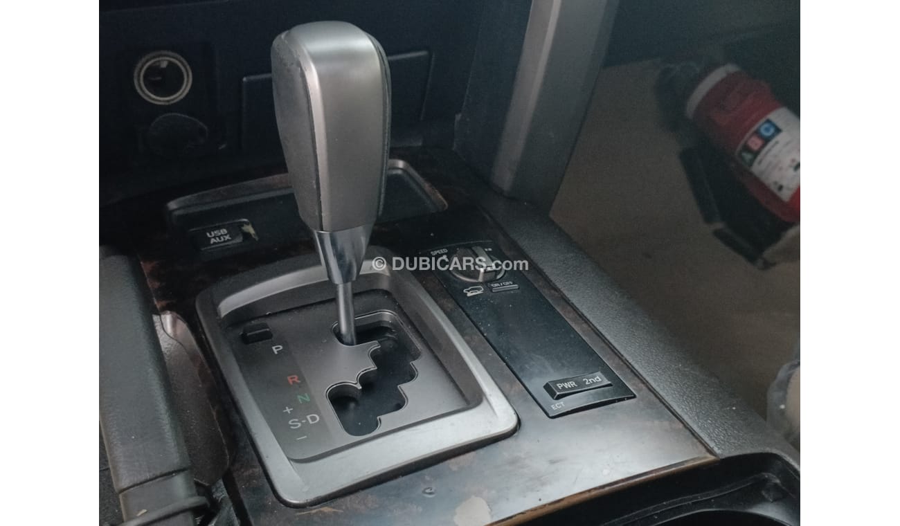 تويوتا لاند كروزر VXR / V8 / 5.7L, SUNROOF / FULL OPTION / 20 SHP (LOT # 2540)