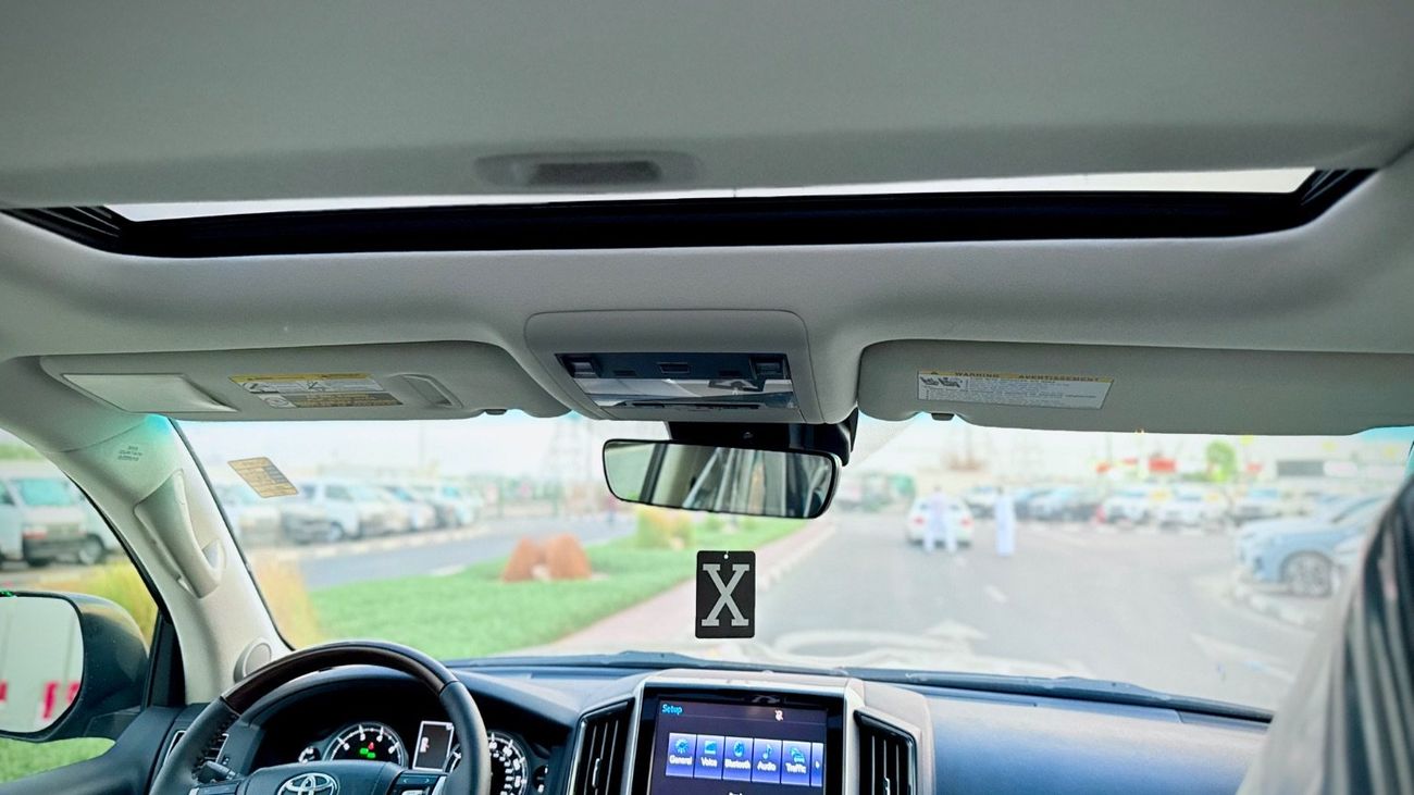 تويوتا لاند كروزر 2017 LHD VXR V8 Full Option Very Clean And Perfect Condition