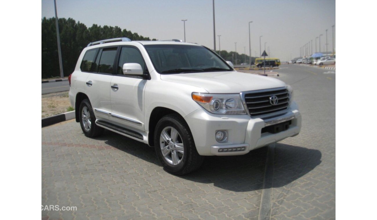 Toyota Land Cruiser GXR V8 top of the range