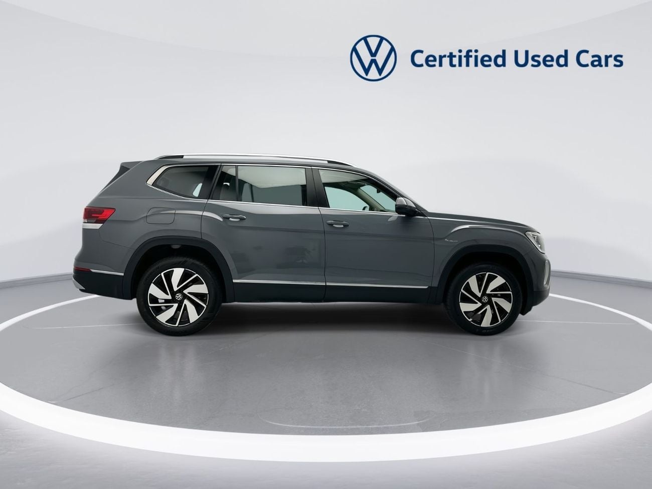 Volkswagen Teramont COMFORTLINE (Facelift 2) | 34,100 AED SAVINGS from New Car | New 12" Screen & LED Light Bar