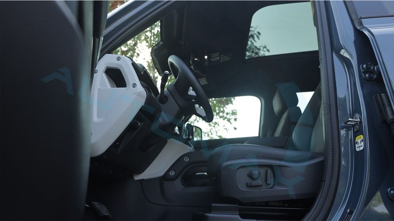 Land Rover Defender 110 X-Dynamic SE P400e Plug-in Hybrid 2025 With 5 Years Or 200,000 Km Warranty