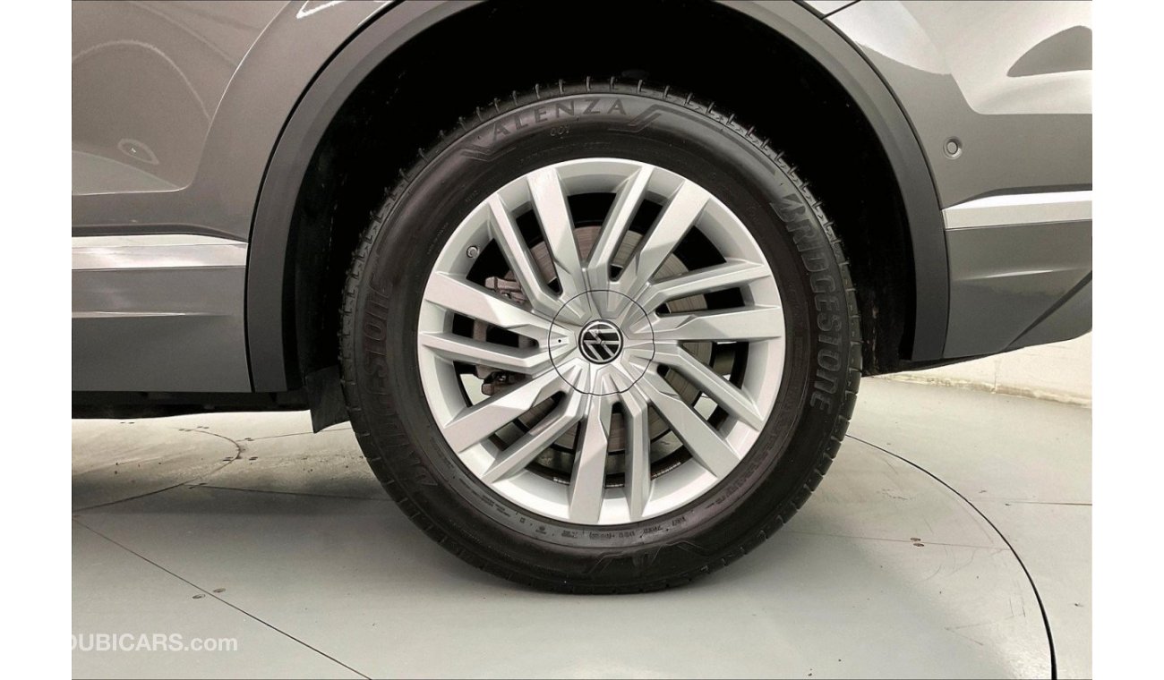 Volkswagen Touareg Highline | 1 year free warranty | 1.99% financing rate | Flood Free