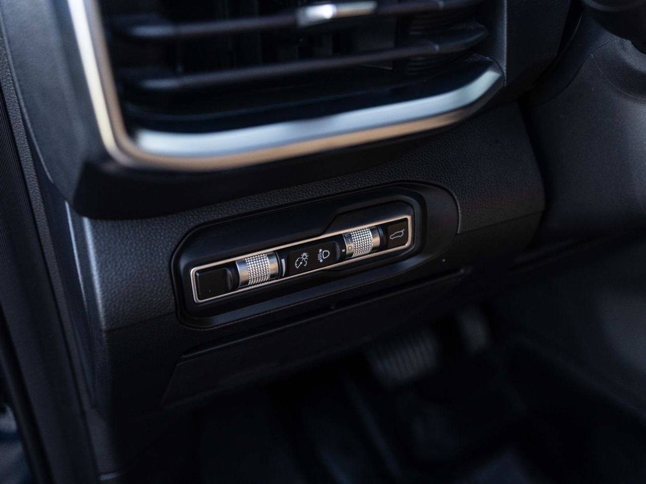 Geely Okavango GF