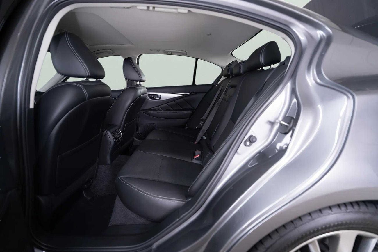 Infiniti Q50 Luxe 2.0L LUXE 3.0