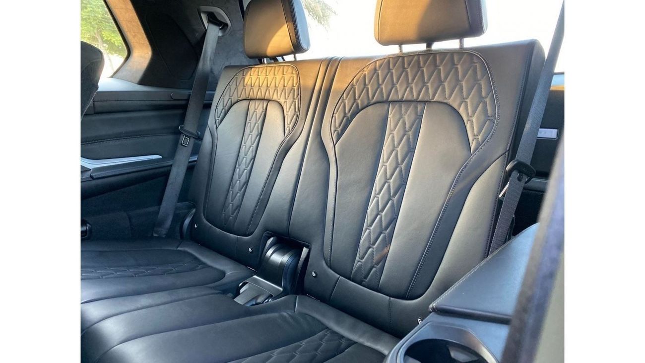 بي أم دبليو X7 40i بيور اكسيلنس