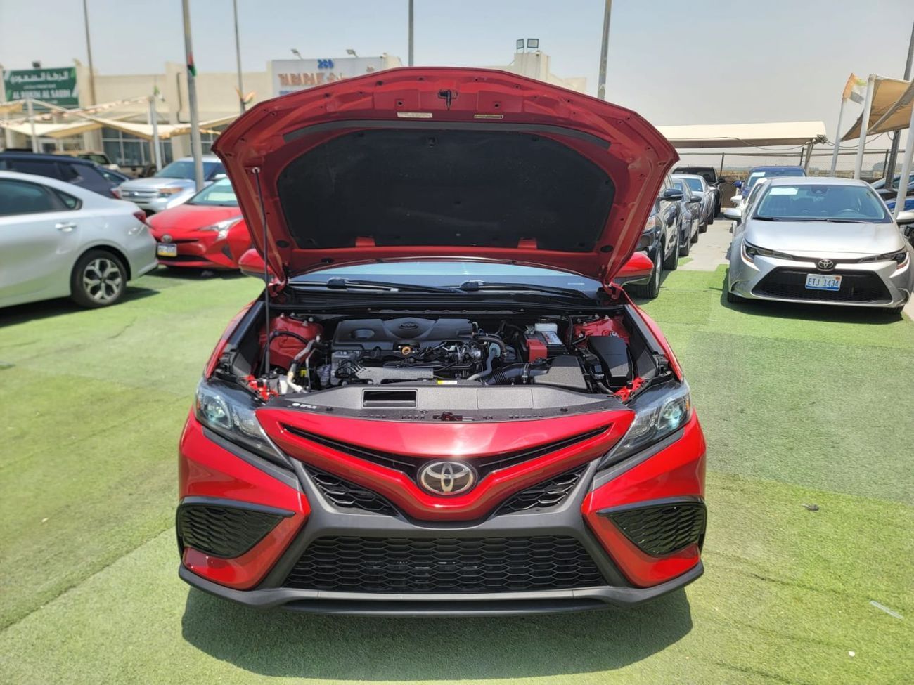 Toyota Camry SE 2.5L (181 HP)