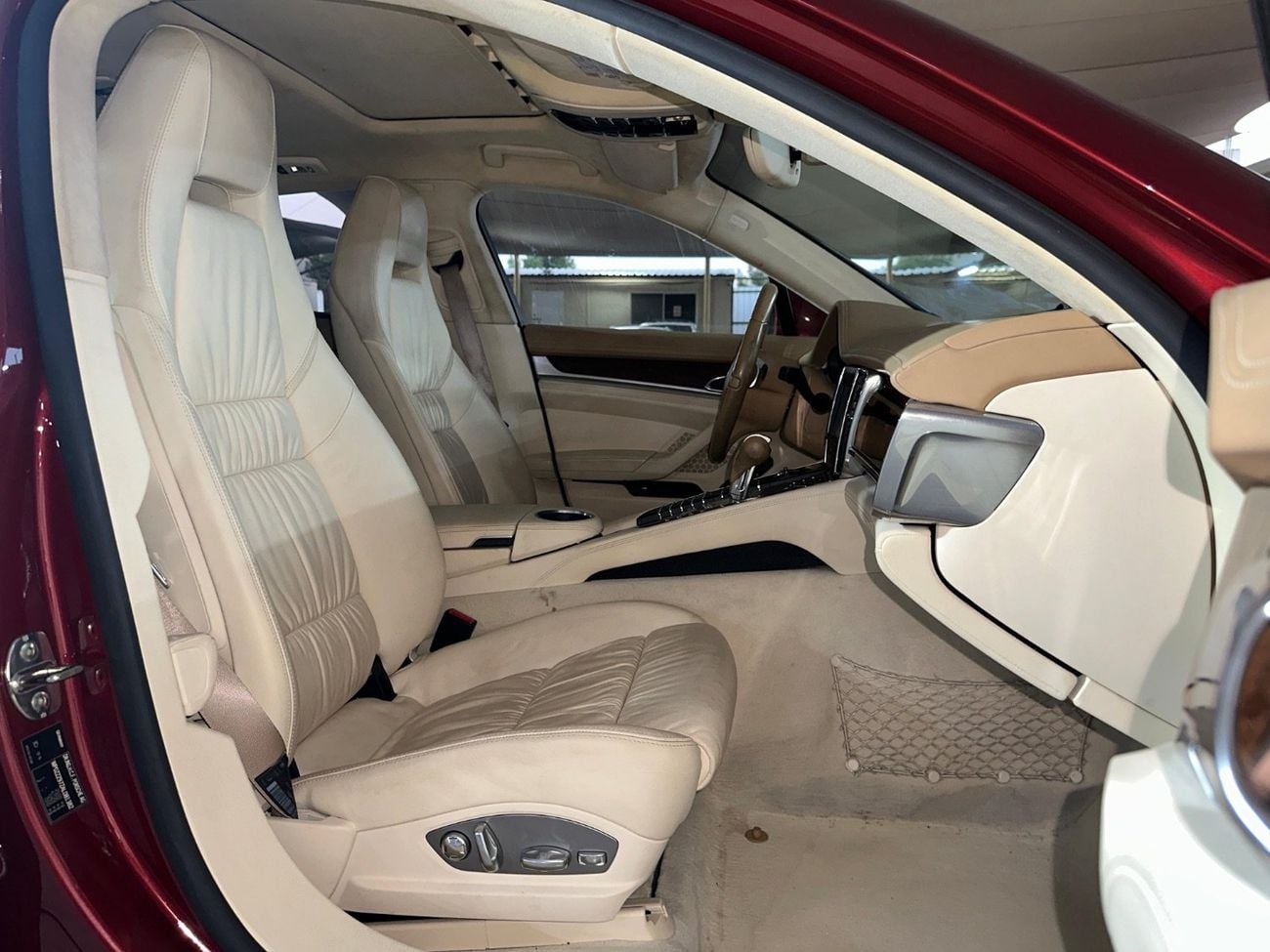 Porsche Panamera TURBO | CARBON CERAMIC BRAKES (PCCB) | SPORTS CHRONO PACKAGE | TWO-TONE LEATHER INTERIOR