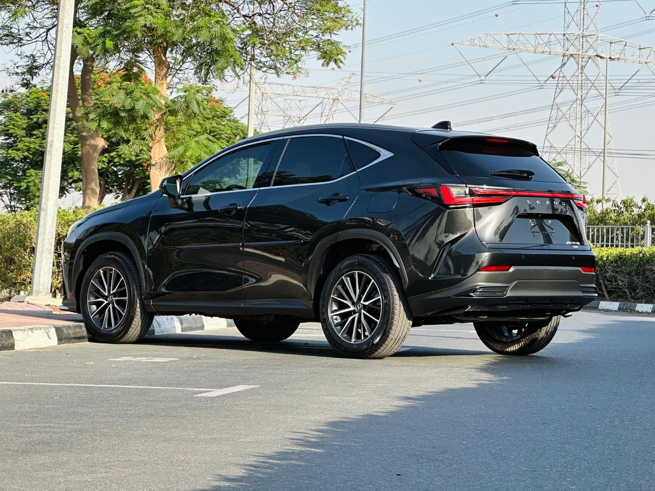 Lexus NX350h Platinum 2.5L