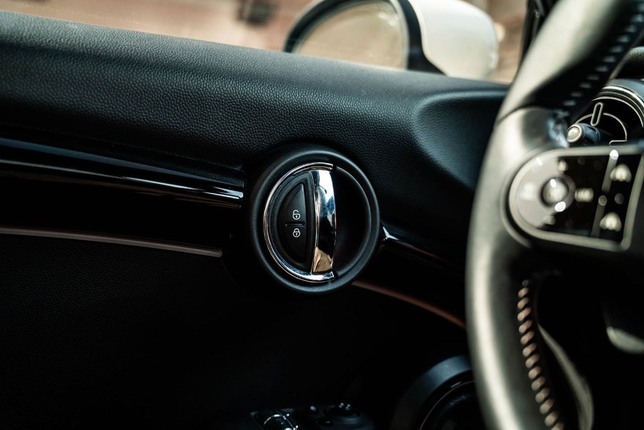 ميني كوبر إس JCW Kit 2022 Full Service History GCC Low Mileage 2.0L Turbo 4 Cylinders