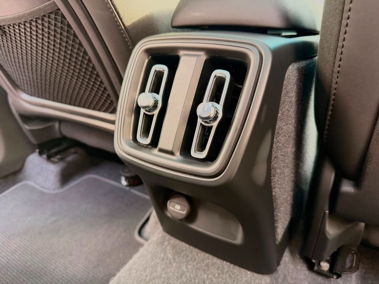 Volvo XC40 R DESIGN