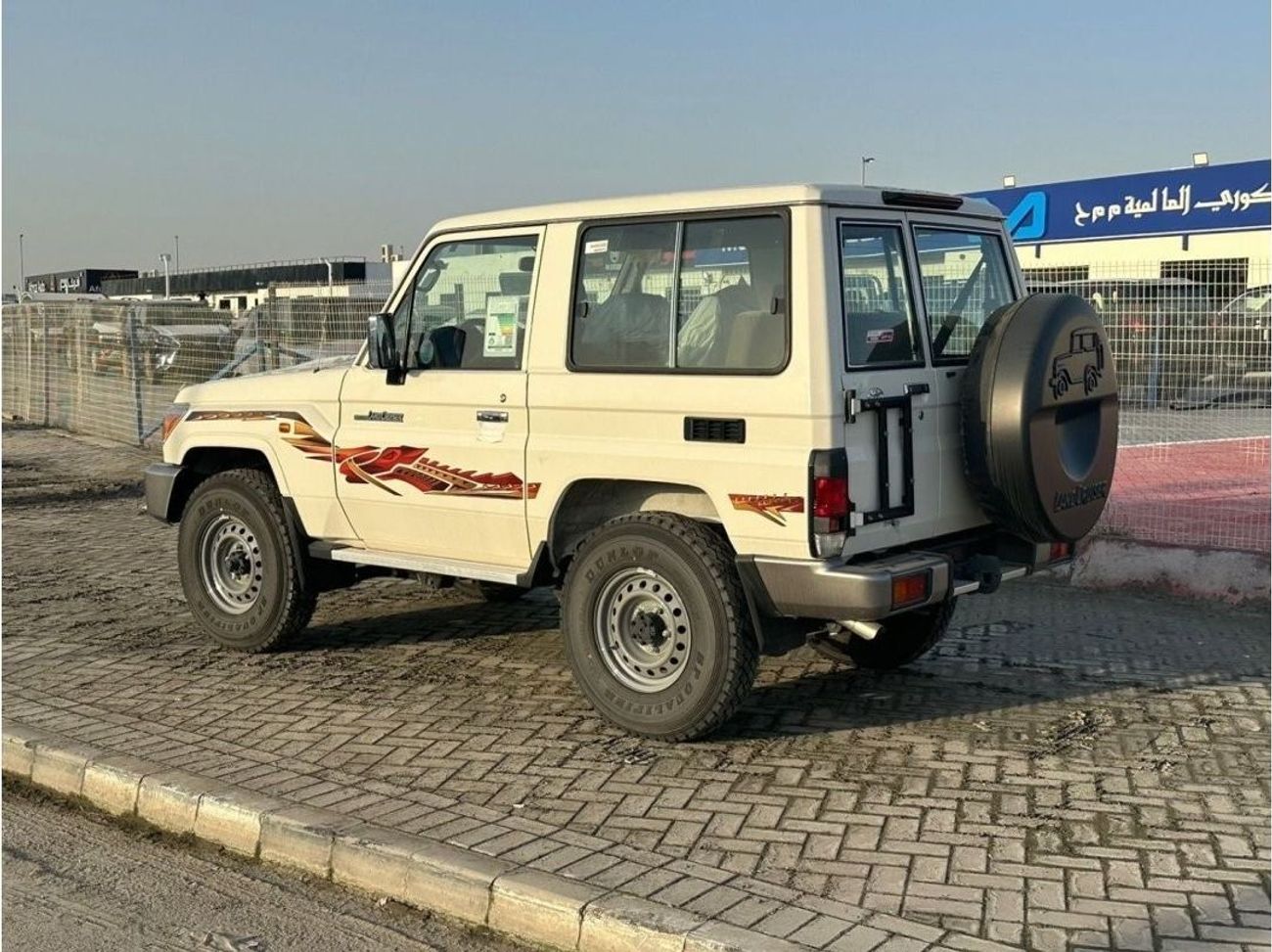 تويوتا لاند كروزر 70 4.0L 3 Door