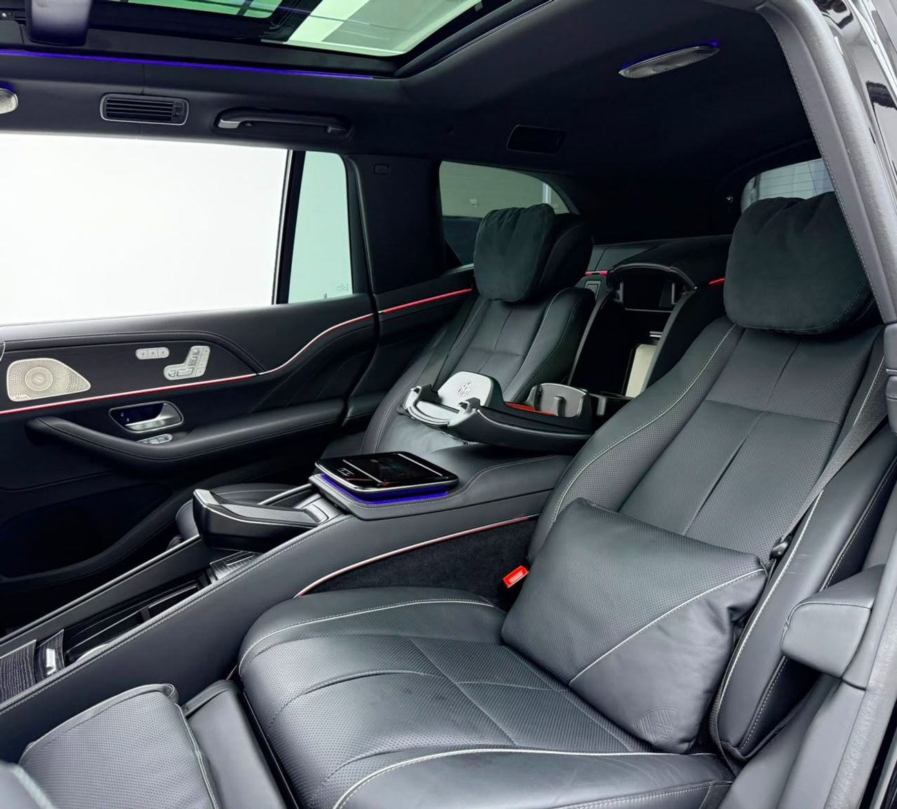 Mercedes Maybach GLS600 Maybach 2023 Mercedes Maybach GLS600, Warranty, Full Service History, Fully Loaded, Excellent Condition, Jap