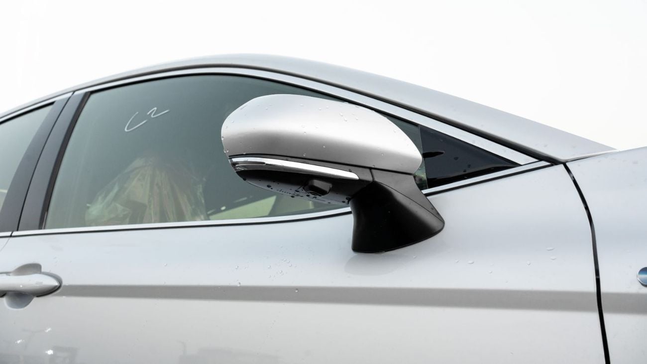 Toyota Camry 2025 Toyota Camry Lumiere 2.5L AT Hybrid (Silver-Tan)