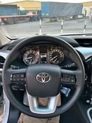 تويوتا هيلوكس SR5 2.7L Petrol Manual Transmutation Double Cap 4x4