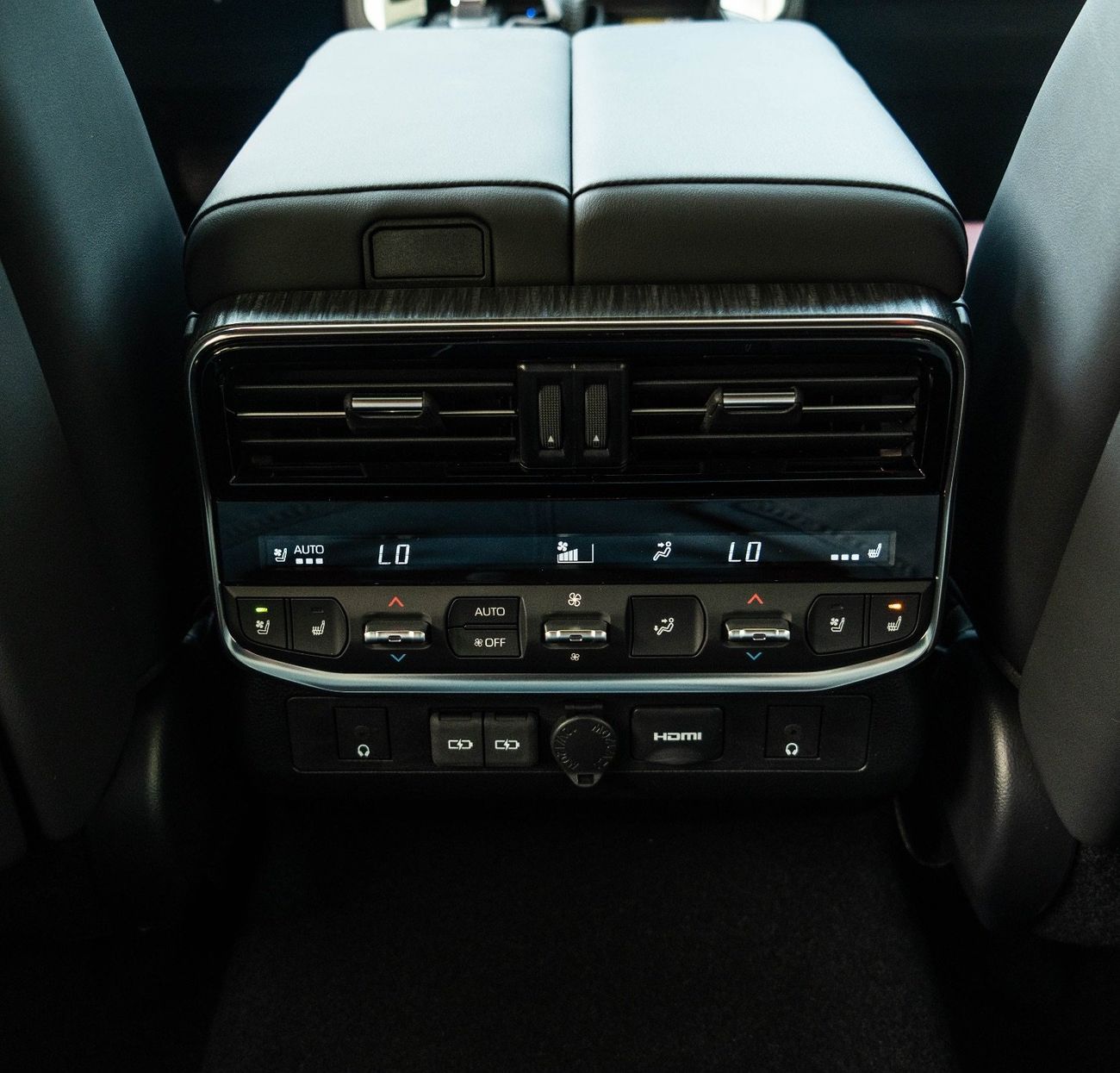 تويوتا لاند كروزر LC VXR 3.3 TT || Diesel || 2025