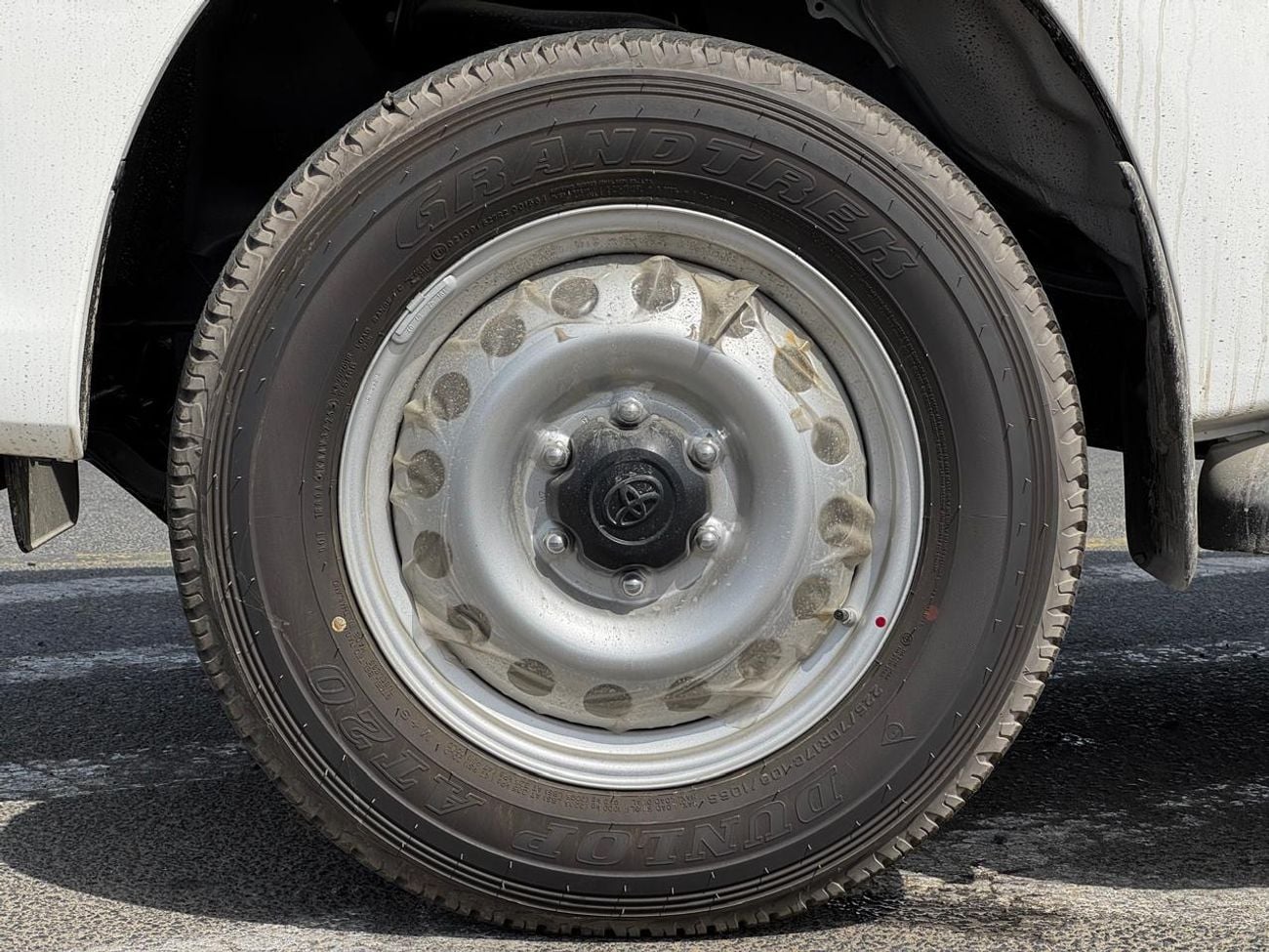 تويوتا هيلوكس 2026 TOYOTA HILUX 2.7L PETROL AUTOMATIC GCC SPEC