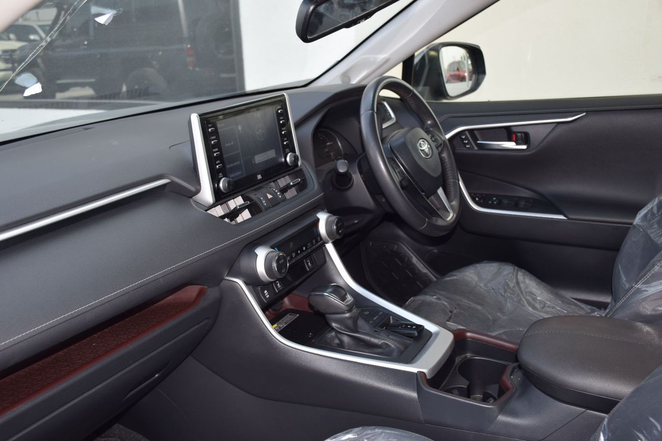 Toyota RAV4 LE 2.0L FWD