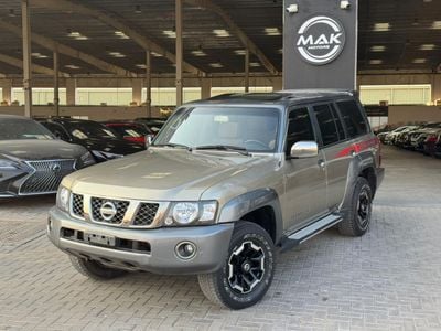 Nissan Patrol Super Safari SUPER SAFARI / VTC 4.8L V6 / FULL OPTION / SUNROOF / DIFF LOCK / LEATHER / SUPER CLEAN