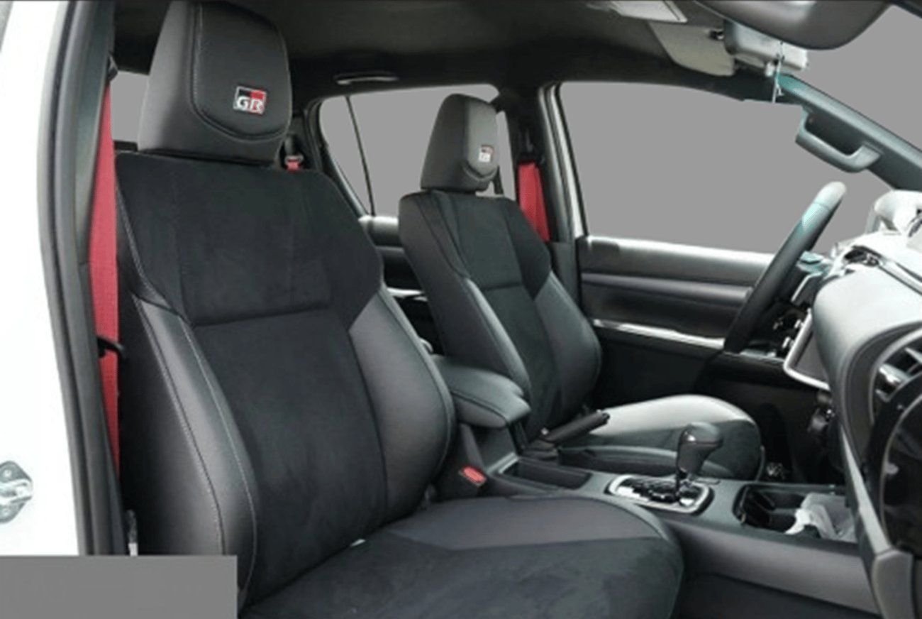تويوتا هيلوكس GR Sport Petrol ECTP2M025 – 2026 Toyota Hilux – 4.0L Petrol Auto – White