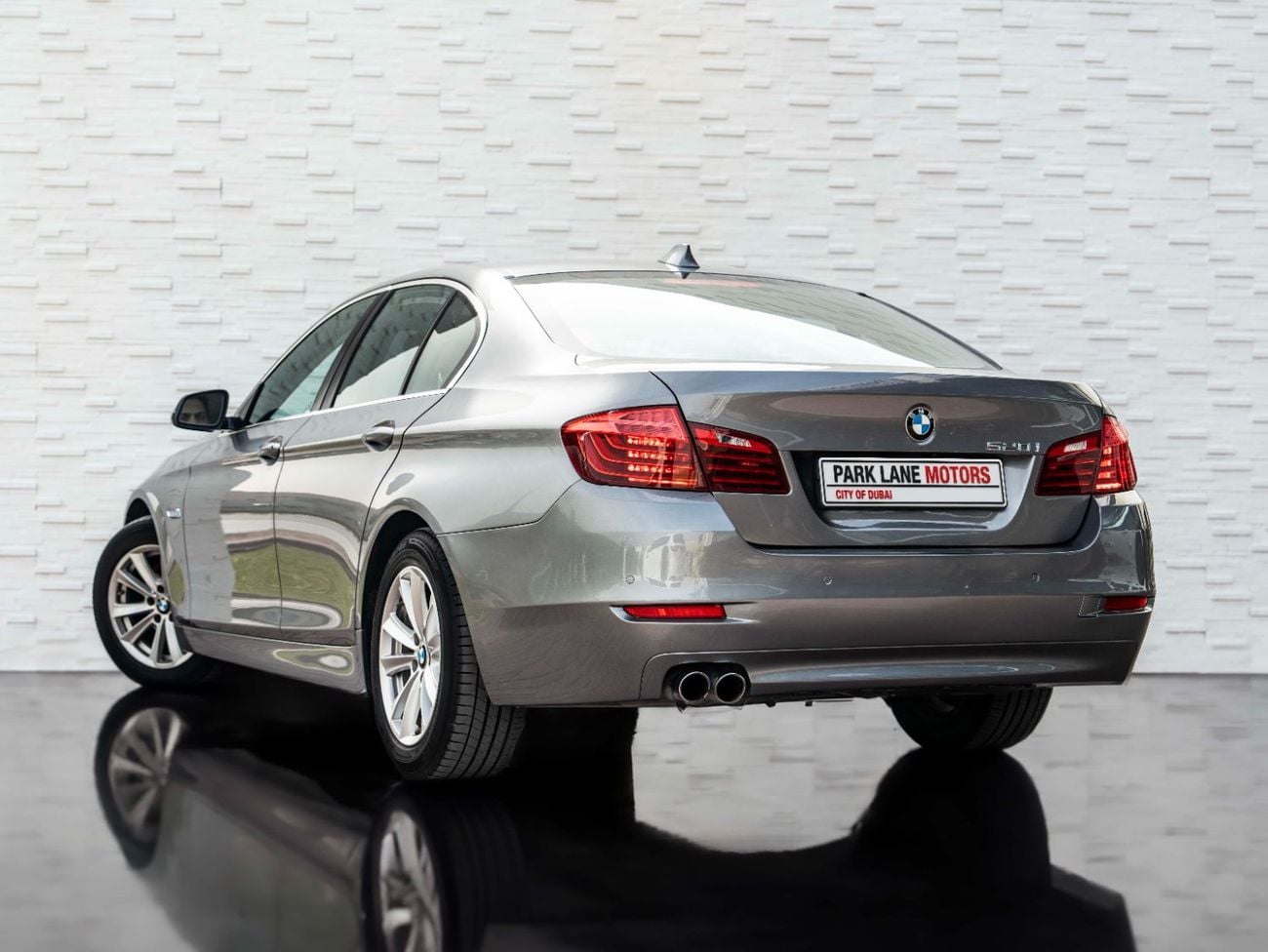 بي أم دبليو 520i Exclusive 1.6L