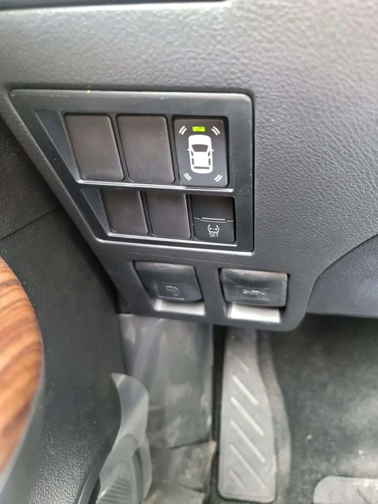 Toyota Fortuner Fortuner 2WD 2.7L petrol 2023