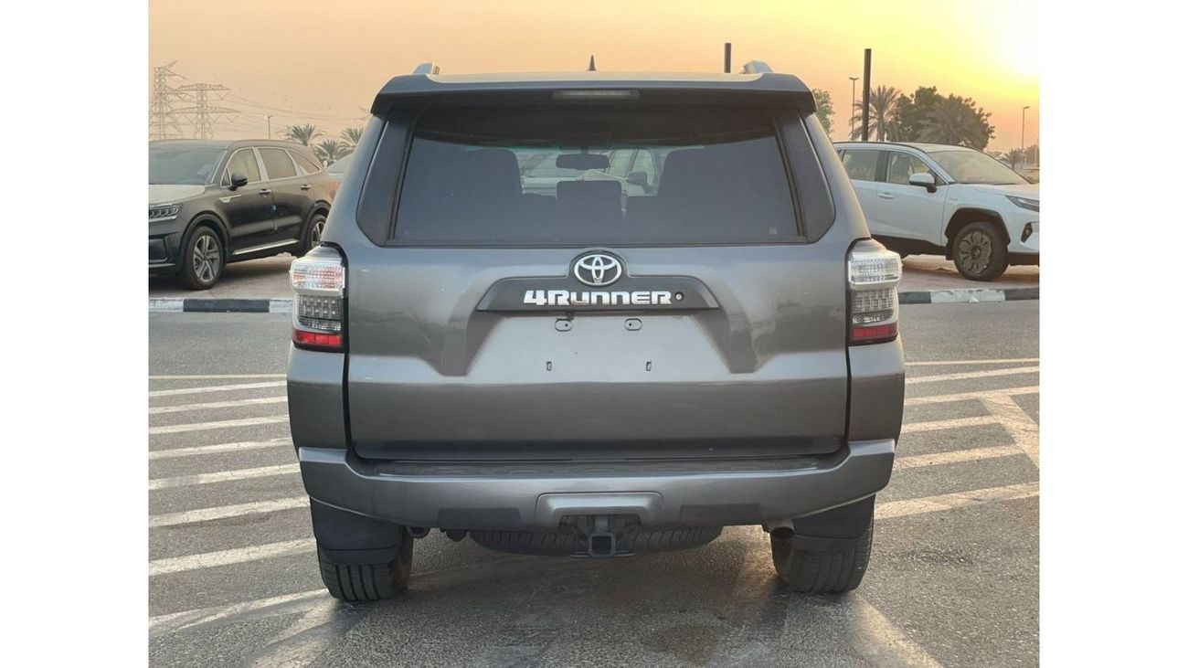 Toyota 4Runner “Offer”2018 Toyota 4Runner SR5 Premium -7 Seater - 4L V6 - UAE PASS