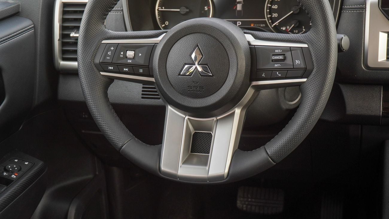 Mitsubishi L200 Brand New Mitsubishi L200 GLS 2025 Export 2.5L 4WD M/T|White/Black|L200-GLS-AT-25|