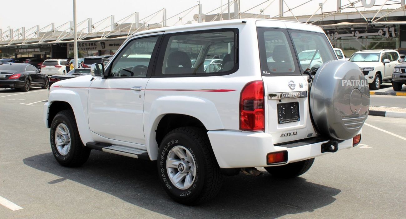 نيسان باترول سفاري NISSAN PATROL SAFARI 2022 GCC DRIVEN ONLY 13K WITH 5 YEARS AGENCY WARRANTY  IN