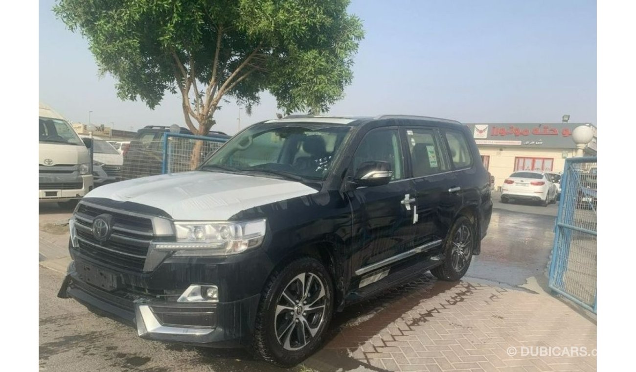 تويوتا لاند كروزر LAND CRUISER 5700cc PETROL VXR-GTS 2021MY