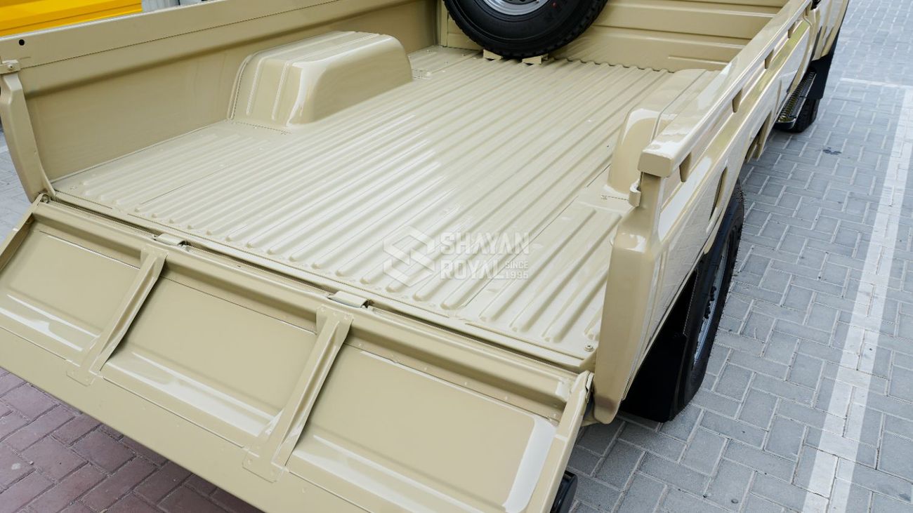 Toyota Land Cruiser Pick Up Standard LC79 4.0L PETROL 4WD SC AT 2026MY