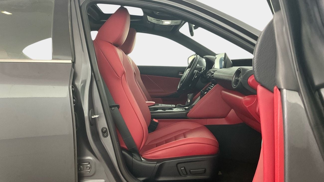 لكزس IS 350 F Sport Prestige | شامل الضمان | 0 ﺪﻔﻋﺓ ﺃﻮﻟﻯ