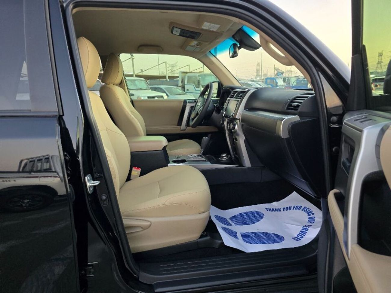 Toyota 4Runner 2023 Model 4x4 , Push button and original leather seats