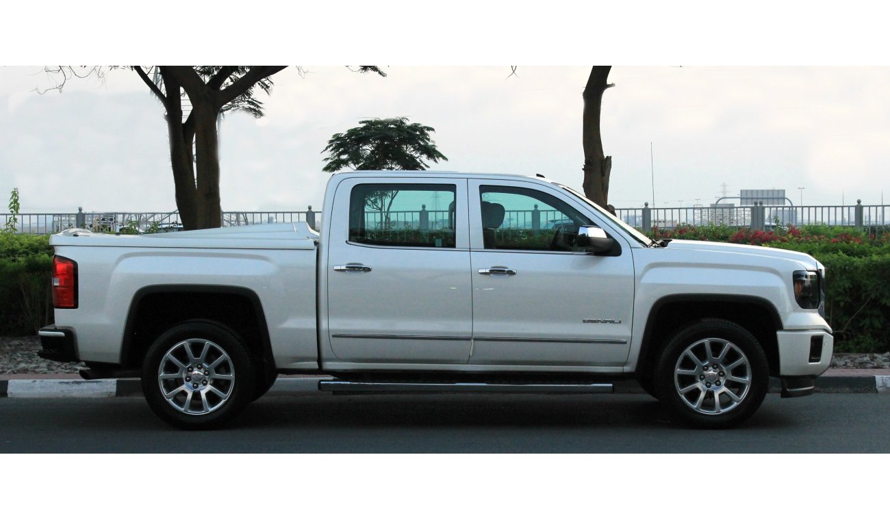 GMC Sierra DENALI - NO PAINT NO ACCIDENT - WARRANTY TIL 2022 UNLIMITED KM