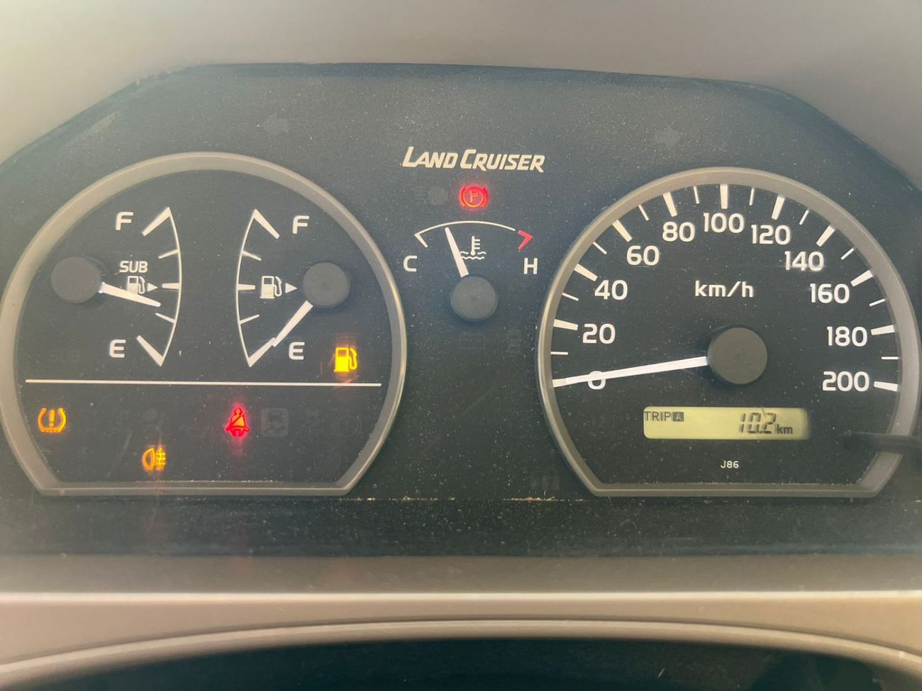 تويوتا لاند كروزر بيك آب 2018 Toyota Land Cruiser Pick up - Single Cabin - 4.0L V6 - AWD 4x4 - Patrol Manual - GCC Specs- Ful