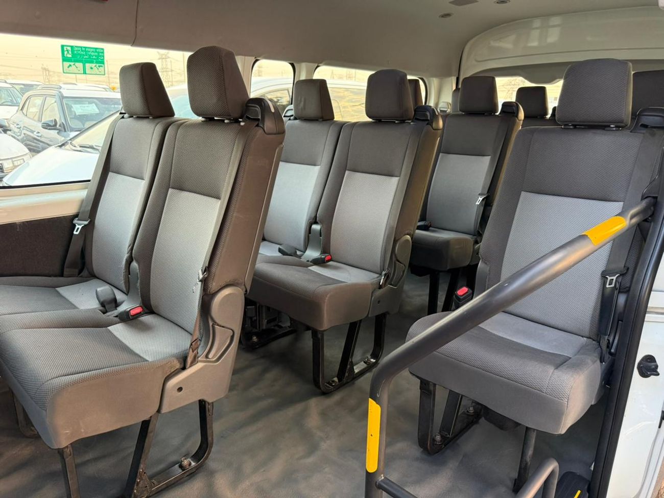 Toyota Hiace DLS -High Roof Commuter 2.8L A/T