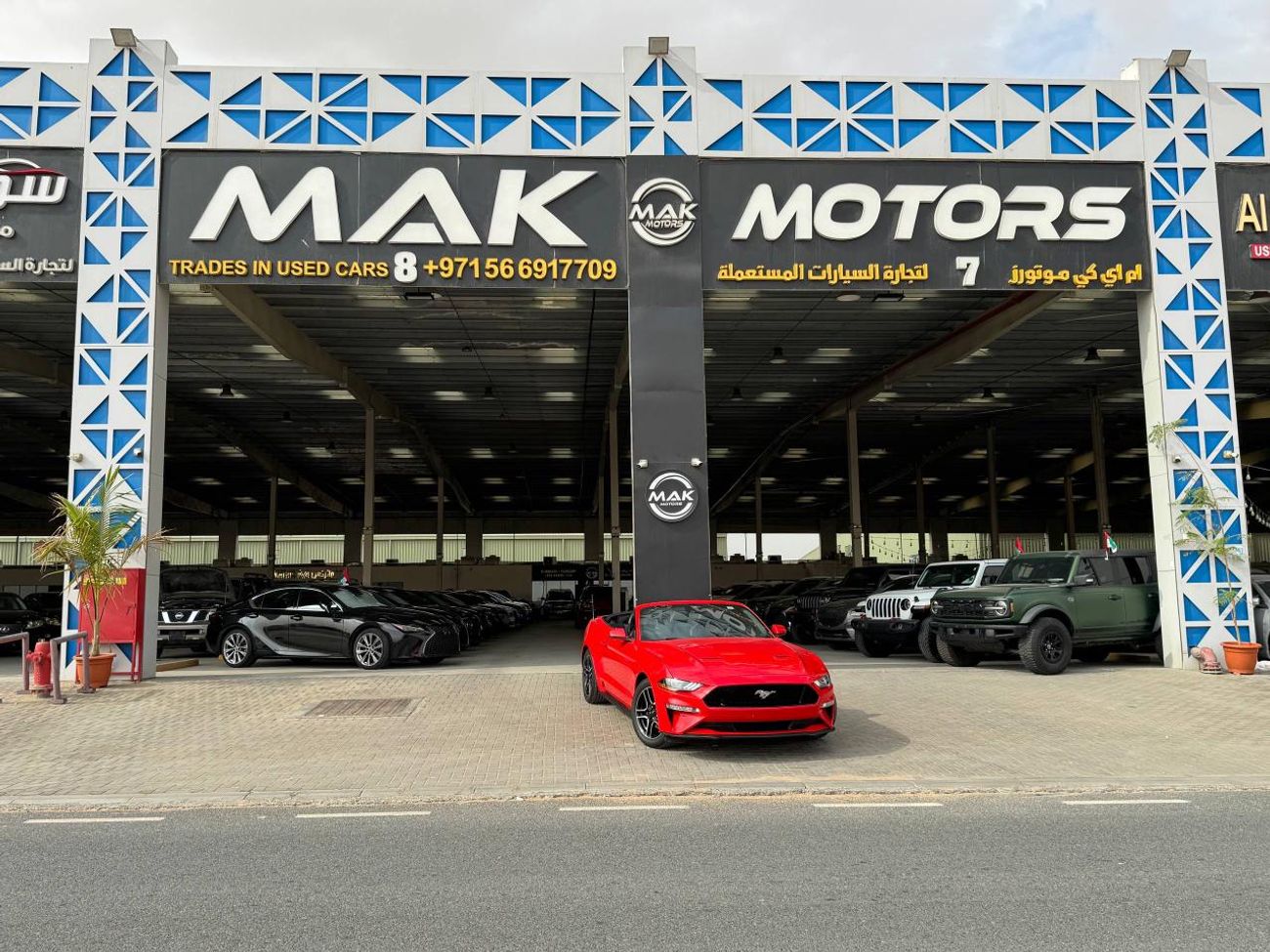 Ford Mustang EcoBoost / 2.3L V4 / BIG SCREEN / RADAR / BLIND SPOTS / REMOTE START / IN PERFECT CONDITION