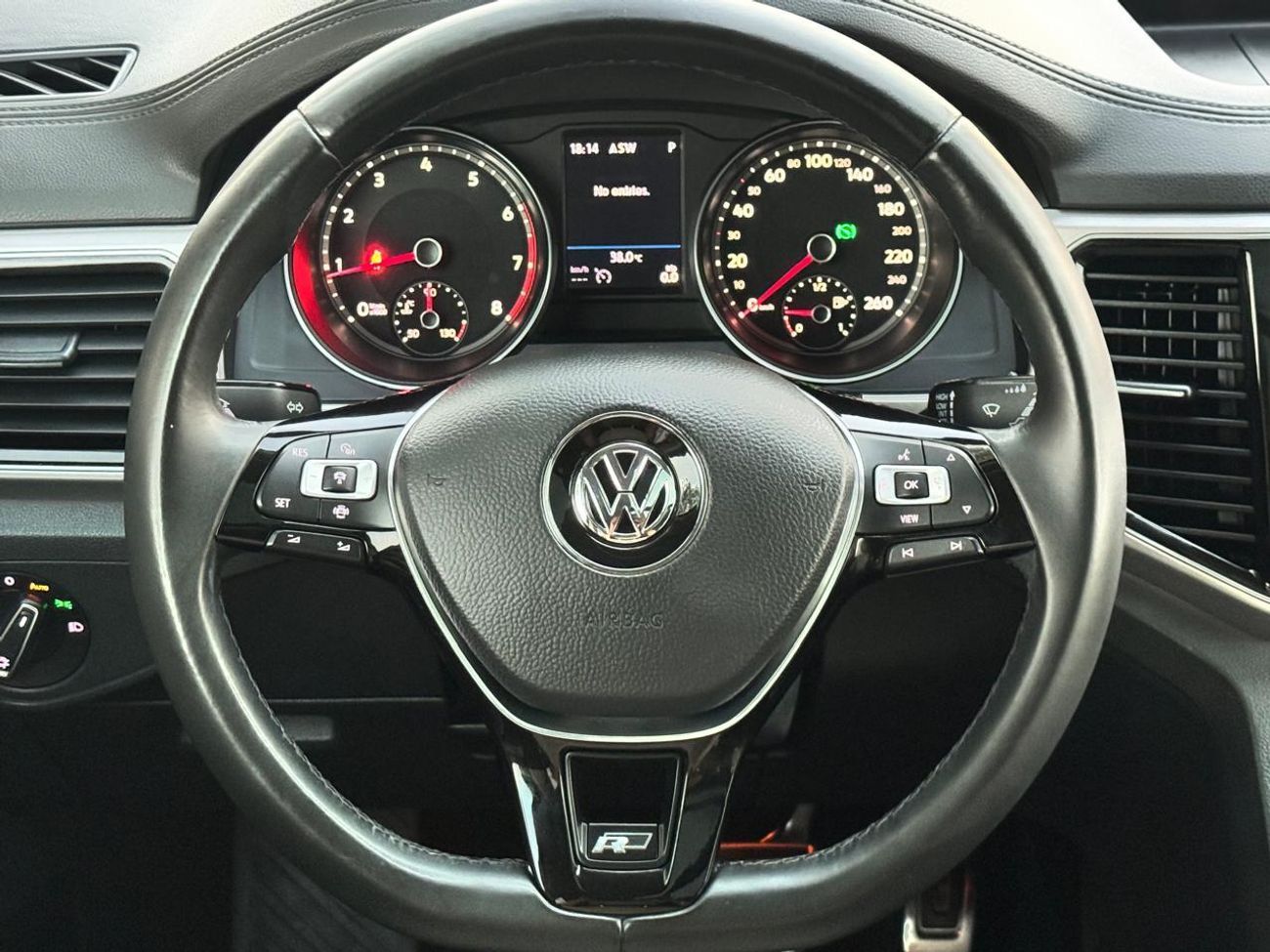 Volkswagen Teramont R-Line 3.6L VOLKSWAGEN TERAMONT 2019 GCC R LINE V6 FULL OPTIONS 7 SEATER WITH ONE YEAR DEALER WARRAN