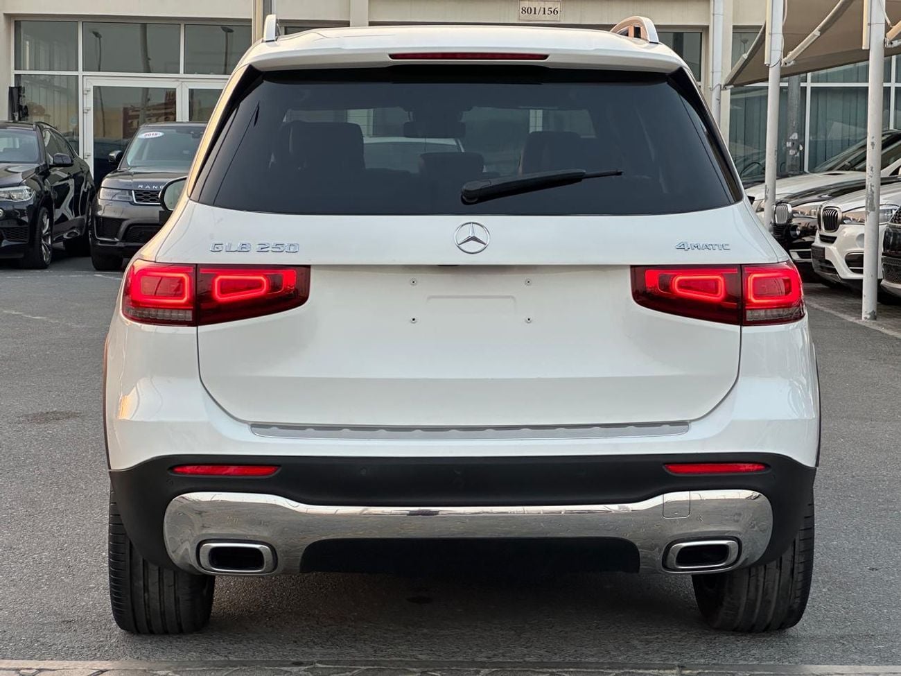 مرسيدس بنز GLB 250 Premium 2.0L (7 Seater)