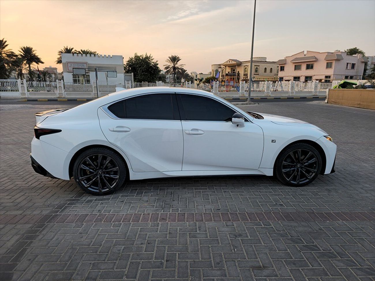 لكزس IS 350 F Sport 3.5L (311 HP)
